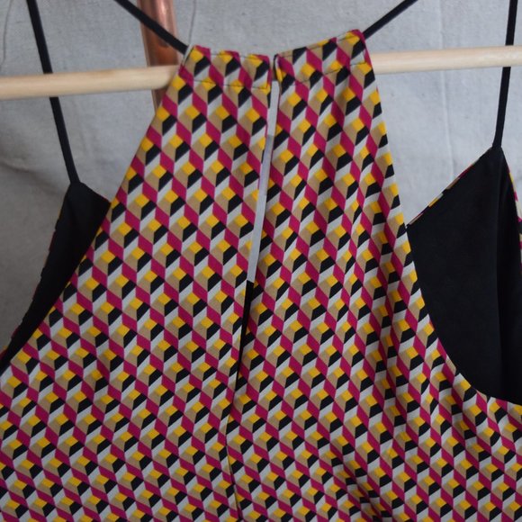 Express Mod Geometric Tank Top - Picture 4 of 4